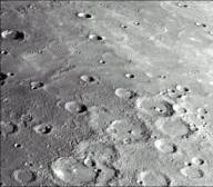 Поверхность Меркурия вся усыпанная кратерами